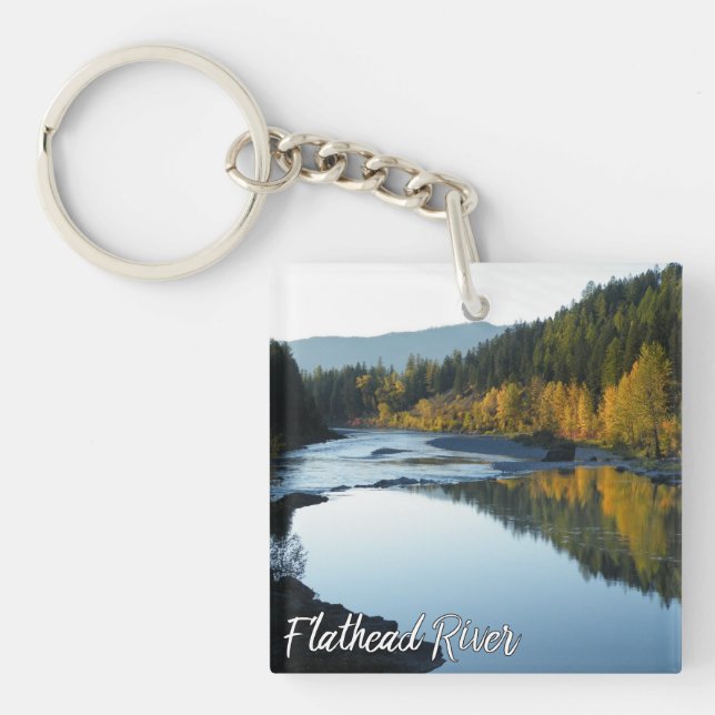 Llavero Río de cabeza llana de Montana en árboles de las (Frente)