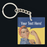 Llavero Rosie The Riveter Keychain | Texto Personalizado<br><div class="desc">Clásico "Podemos hacerlo" Personalizado Rosie The Riveter,  el pin del botón de propaganda de la segunda guerra con texto personalizado. Crea tu propio diseño añadiendo tu nombre,  lema o cualquier texto en el globo de historietas vintage. Este botón feminista de Rosie The Riveter es un regalo de aliento perfecto.</div>