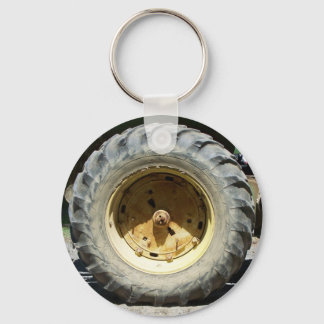 Llavero rueda del tractor amarillo