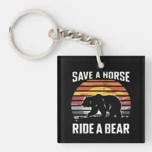 Llavero Salva Un Caballo Monta Un Oso Comunidad Oso Orgull