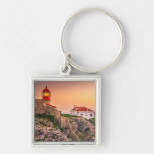 Llavero Sao Vicente de Cabo en la puesta del sol el