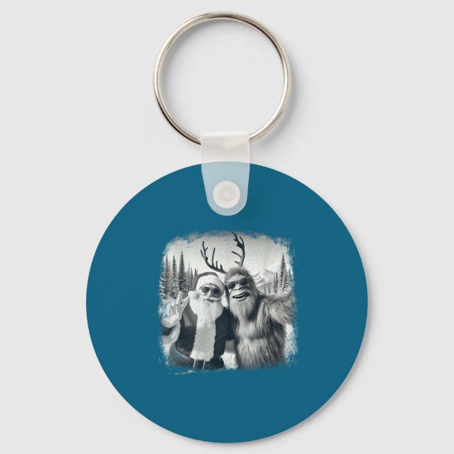 Llavero Sasquatch 67 Christmas Tree Funny Santa Bigfoot  (Anverso)