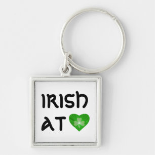 Llavero Shamrock Heart 'Irish at Heart' keychain white