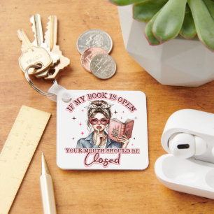 Llavero Si Mi Libro Está Abierto...