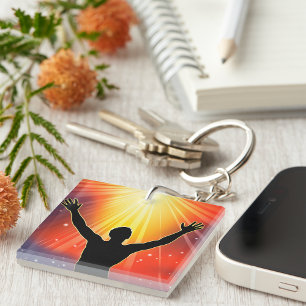 Llavero Silueta de hombre espiritual levantando los brazos