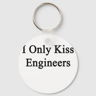 Llavero "Solo beso a ingenieros"