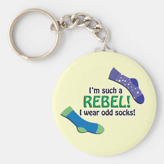 Llavero Soy tan rebelde que llevo medias raras. (Frente)