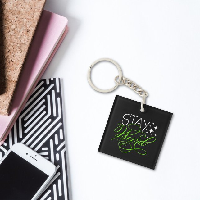 Llavero Stay Weird Introvert, Geek, Nerd (Subido por el creador)