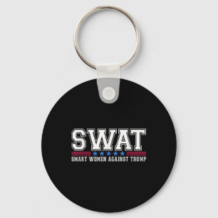 Llavero Swat Smart Women contra Trump Funny Anti-Trump 2