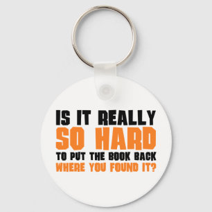 Llavero Tan difícilmente poner el libro detrás donde ust