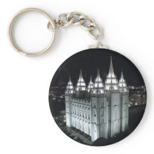 Templo de Salt Lake City LDS por la noche.
