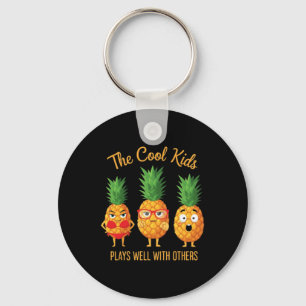 Llavero The Cool Kids Plays Well With Others Pineapples