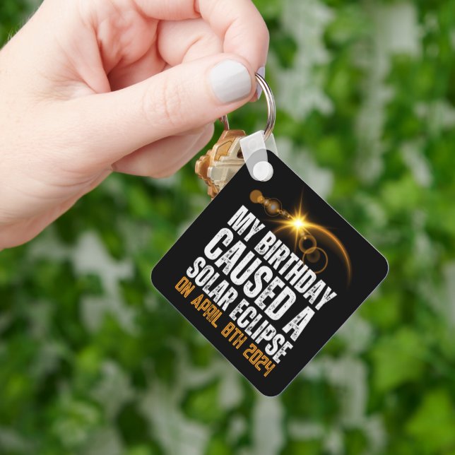 Llavero total eclipse solar divertido cumpleaños 4-8-2024  (Mano)