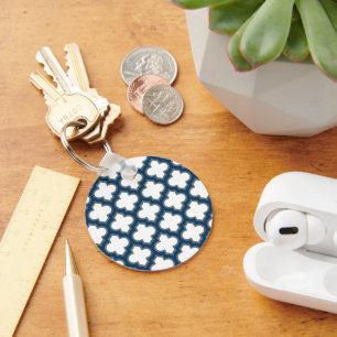 Llavero Trellis azul blanco y naval, Entramado, Quatrefoil