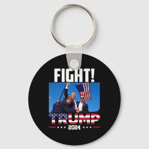Llavero Trump 2024 lucha contra el primer mitin de Trump