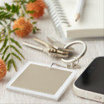 Llavero Un fondo de color marrón sólido con un fondo liso<br><div class="desc">Una cadena de claves es más que un accesorio —es un recordatorio, un aguijón, un símbolo de los momentos que importan. Cada vez que tus dedos se cepillan contra eso, estás conectado a algo significativo —un lugar que amas, un recuerdo que te dio forma, un sueño que estás persiguiendo. Nuestras...</div>