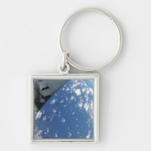 Llavero Un KC-135 Stratotanker reaprovisiona un alcohol de