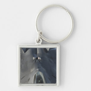 Llavero Un rapaz F-22 se traslada a la posición para