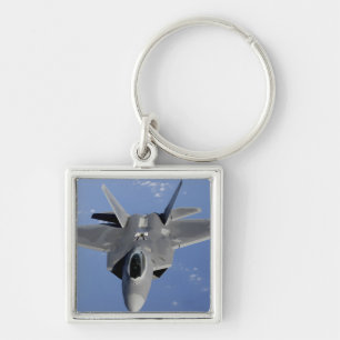 Llavero Un rapaz F-22 se traslada a la posición para