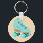 Llavero Verde azulado azul retro de cuatro patines de cuat<br><div class="desc">¡Muéstrales como rojas! Esta cadena de teclas personalizado presenta un ilustracion de estilo realista de un clásico patín de cuatriruedas en verde azulado. Está listo para ser personalizado con un nombre en la coordinación de letras de guiones a un lado del patín. Hace un pequeño y grandioso regalo para cualquiera...</div>