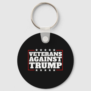 Llavero Veteranos contra los veteranos anti-trump