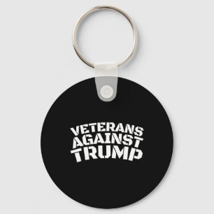Llavero Veteranos contra los veteranos anti-trump
