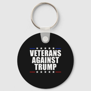 Llavero Veteranos contra los veteranos anti-trump