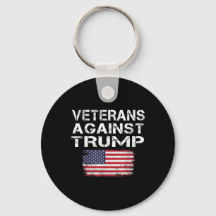 Llavero Veteranos contra Trump Tee _ Votos militares en co