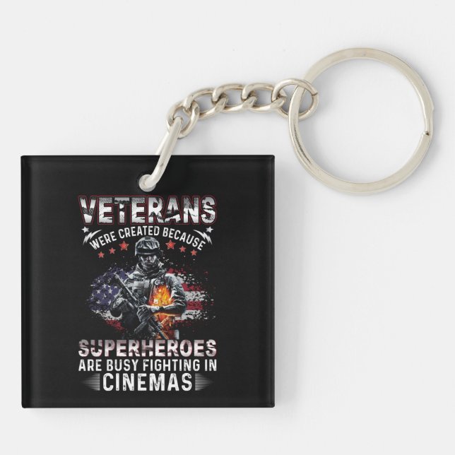 Llavero Veteranos porque superhéroes ocupados en cines (Atrás)