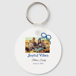 Llavero Vibes alegres de la proa azul añaden el nombre de