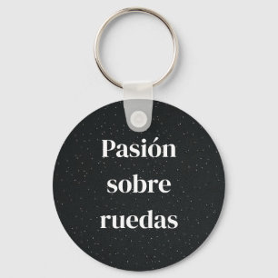 llavero vilianes con frase del mundo del motor 