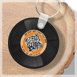 Llavero Vinilo | DJ musical | Código QR<br><div class="desc">Presentamos nuestra cadena de claves QR Code de vinilo de personalizable estilo LP - el accesorio perfecto para el profesional de la música! Esta cadena de claves presenta un elegante disco LP vinílico en dos tonos de naranja, junto con un código QR que puede vincularse a su propia música. Con...</div>