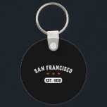 Llavero Vintage Retro San Francisco City California EE.UU.<br><div class="desc">Mercadería de San Francisco de estilo vintage y retro para los que viven en esta ciudad, California nativa, orgulloso ciudadano y residente de este lugar especial llamado hogar. Mercadería de Guay con vibración de los años setenta. Perfecto recuerdo para turistas de vacaciones, viajando por Estados Unidos. Un gran regalo para...</div>