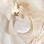 Llavero Vintage White Lace y Linen Custom Wedding<br><div class="desc">Una boda increíblemente romántica y femenina favorece a la cadena de claves. Perfecto para las mujeres que adoran el encaje,  la ropa de cama y los antiguos acentos vintage.</div>