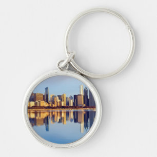 Llavero Vista del horizonte de Chicago con la reflexión