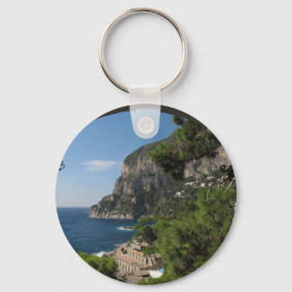 Llavero Vista hacia los acantilados en la isla de Capri