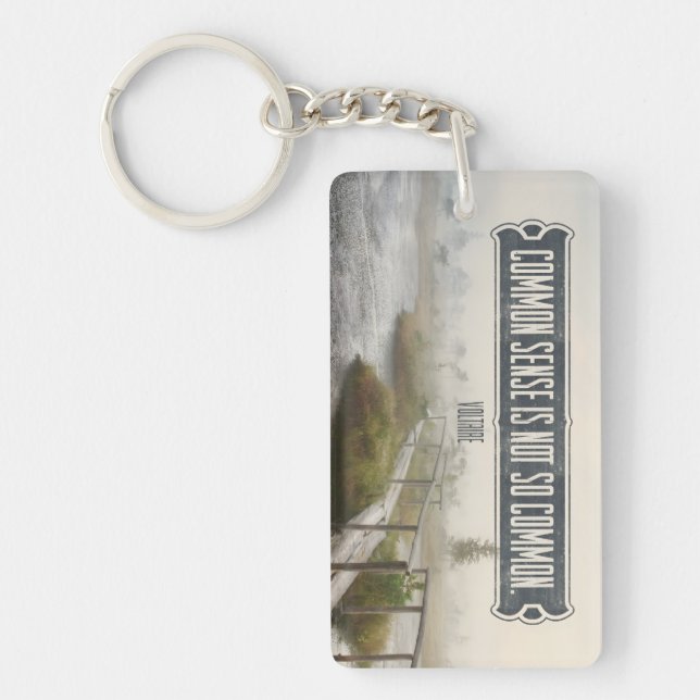 Llavero Voltaire Inspiradora cita "sentido común" (Frente)