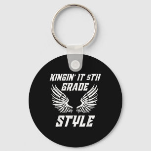 Llavero Vuelta al cole Kickin It al estilo de 5º grado Ele