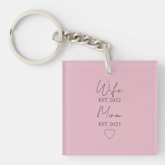 Llavero Wife & Mom Est. – Minimalist Valentine Gift (Frente)
