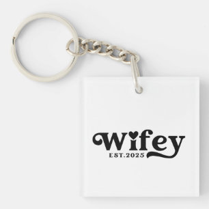 Llavero Wifey Est 2025
