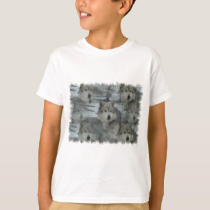 Lobos en la camiseta salvaje