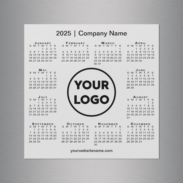 Logo de la Compañía del Calendario 2025 en imán gr (2025 Calendar Company Logo on Light Grey Magnet in situ)