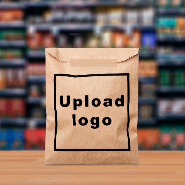 Logotipo comercial en la bolsa de papel marrón (Brown paper bag with your business logo displayed in a store)