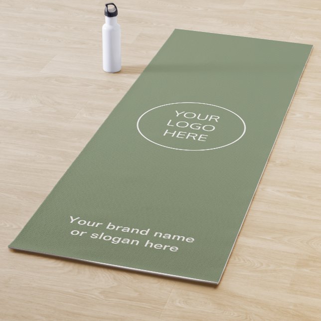 Logotipo comercial Sage Green Yoga Mat (In situ)