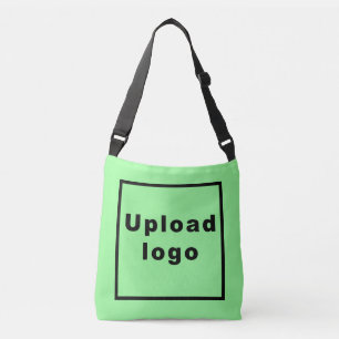 Logotipo comercial sobre la bolsa de crucería verd