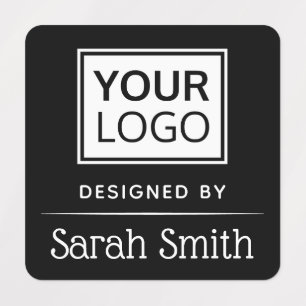 Logotipo negro y texto con etiquetas divisorias