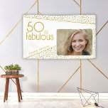 Lona 50 y Fabulous Gold Purpurina Photo 50th Birthday<br><div class="desc">50 y Fabulous Gold Purpurina Photo 50th Birthday Party Banner. Moderno telón de fondo de cumpleaños con tipografía de moda y falsos puntos purpurinas de oro. El diseño tiene una foto y un nombre personalizado. Haz un banner personalizado para su fiesta de cumpleaños número 50.</div>