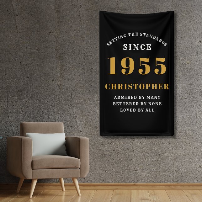 Lona 70 Cumpleaños Nacido en 1955 Agregar Nombre Oro Ne (70th birthday black and gold wall banner for those born in 1955. Personalize with name and year.)