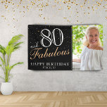 Lona 80 y Fabulous Elegant Black 80th Birthday Photo<br><div class="desc">80 y Fabulous Elegant Black 80th Birthday Photo Banner. Gran señal para la fiesta de cumpleaños 80 con una foto personalizado, inspiradora y graciosa cita 80 y fabulosa y texto en escritura a la moda con un nombre. El fondo es negro y el texto es blanco y dorado. Personaliza el...</div>