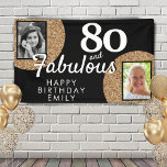 Lona 80 y Fabulous Gold Purpurina 2 Photo Birthday<br><div class="desc">80 y Fabulous Gold Purpurina 2 Photo 80th Birthday Banner. Purpurina de oro falso sobre negro con 2 fotos - puedes usar fotos antiguas y nuevas. Agrega tu nombre y edad,  y haz un telón de fondo de la fiesta de cumpleaños para la celebración del hito de una mujer.</div>